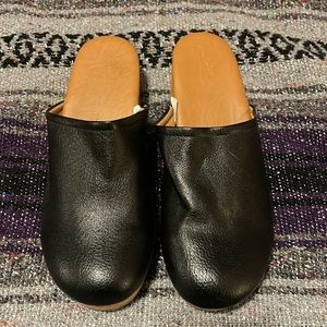 Universal Thread clogs